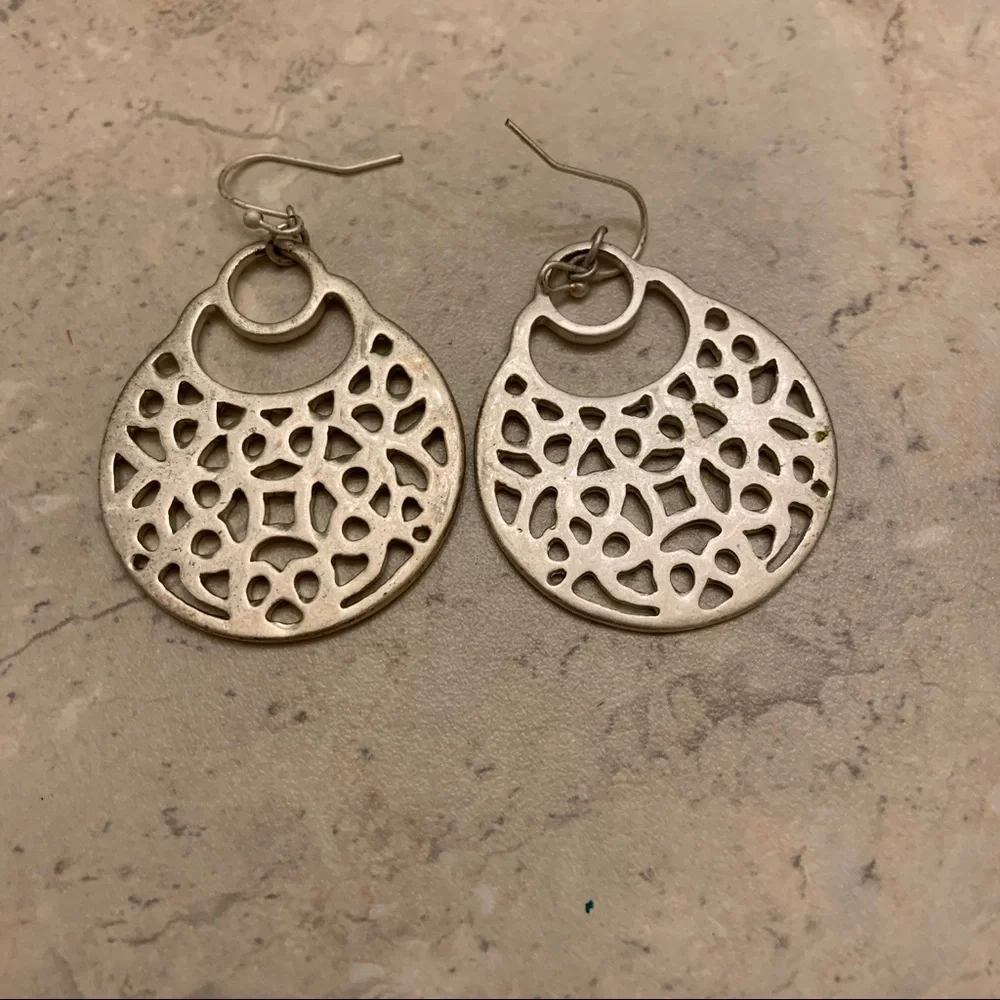 4/$15 silver tone lattice earrings